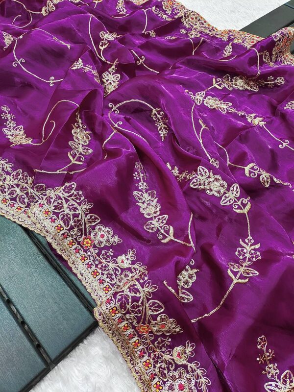 Saree - Image 3